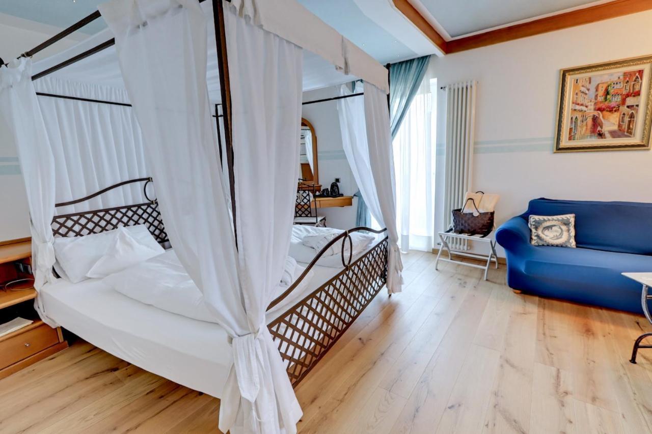 Leading Relax Hotel Maria Moena Bagian luar foto