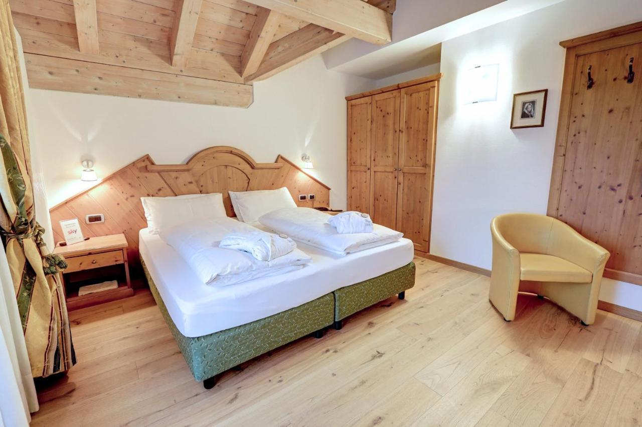 Leading Relax Hotel Maria Moena Bagian luar foto
