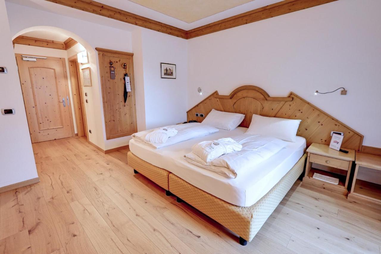 Leading Relax Hotel Maria Moena Bagian luar foto