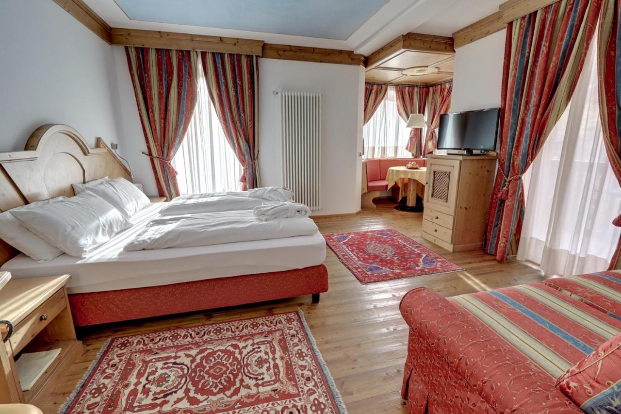 Leading Relax Hotel Maria Moena Bagian luar foto