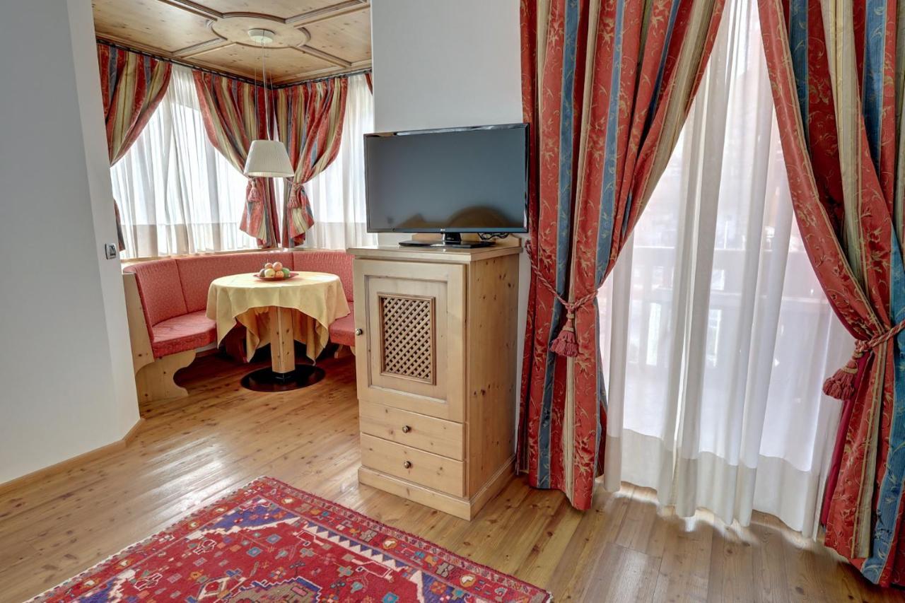 Leading Relax Hotel Maria Moena Bagian luar foto