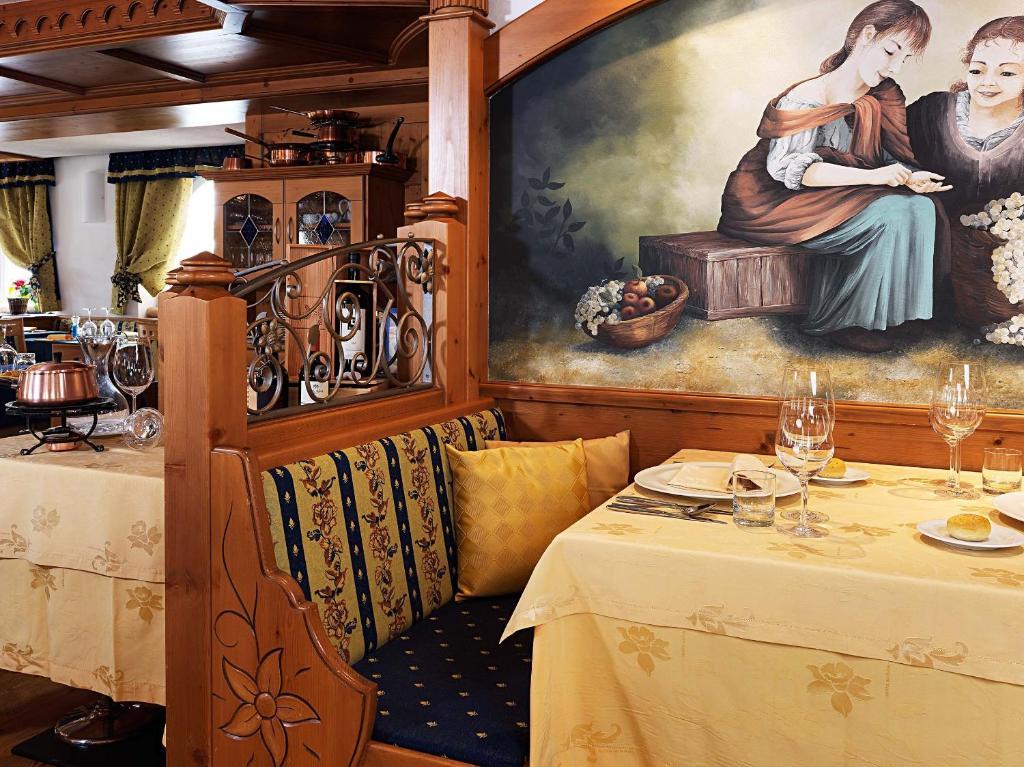 Leading Relax Hotel Maria Moena Bagian luar foto